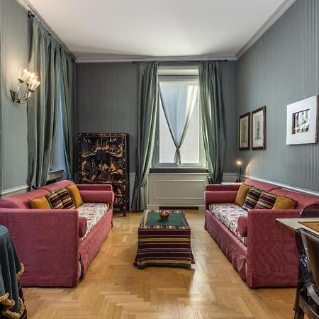 Brera Vicolo Fiori Apartment Milan Bagian luar foto