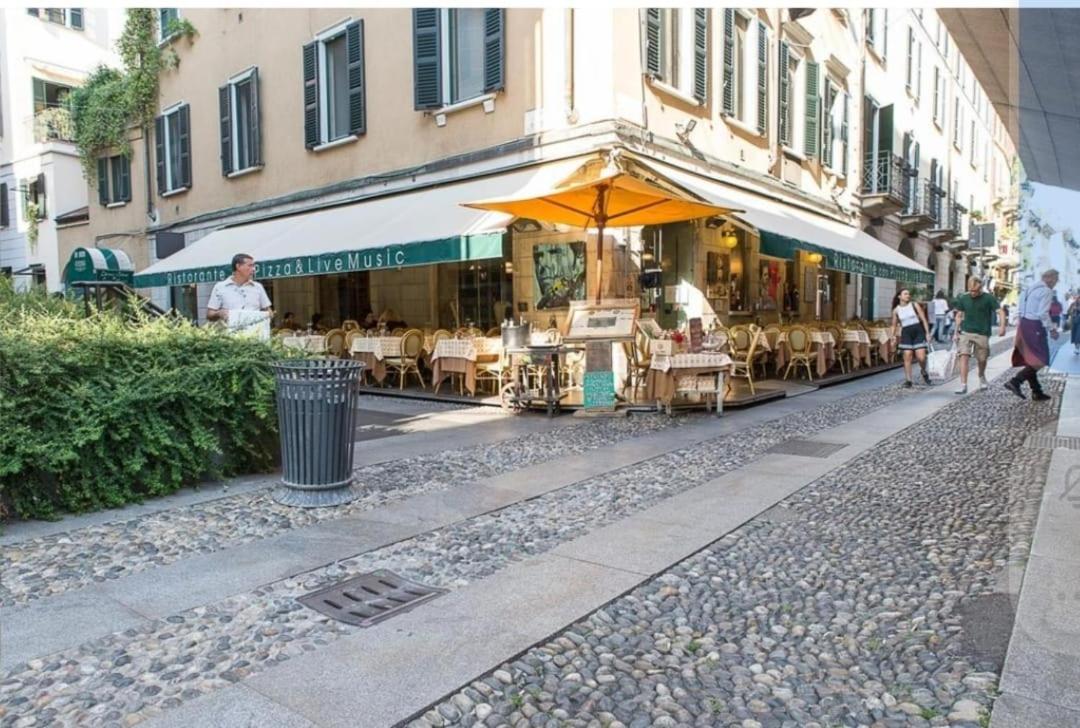 Brera Vicolo Fiori Apartment Milan Bagian luar foto