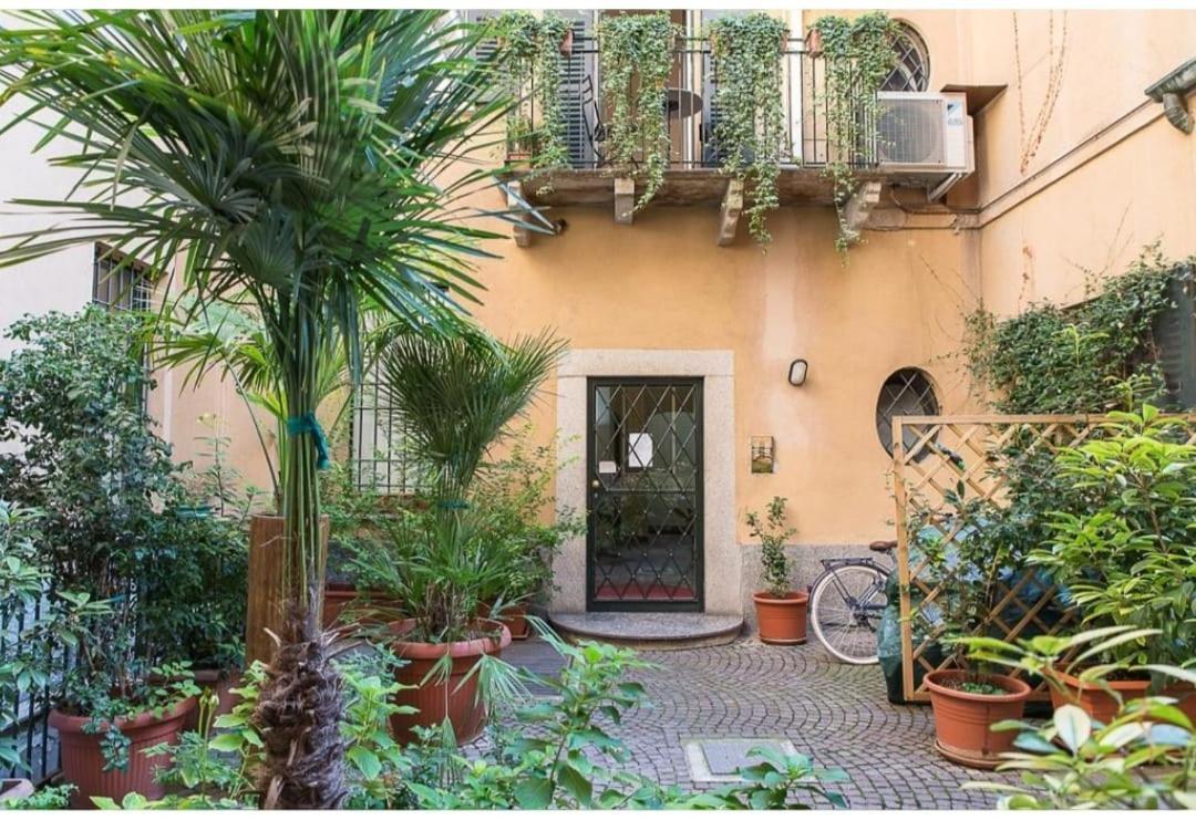 Brera Vicolo Fiori Apartment Milan Bagian luar foto