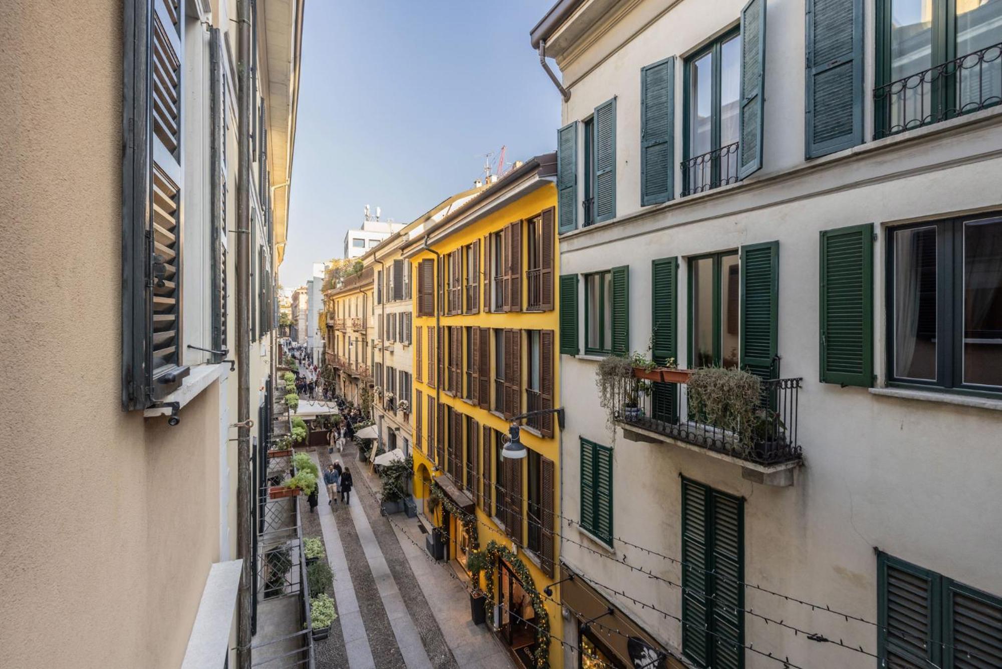 Brera Vicolo Fiori Apartment Milan Bagian luar foto