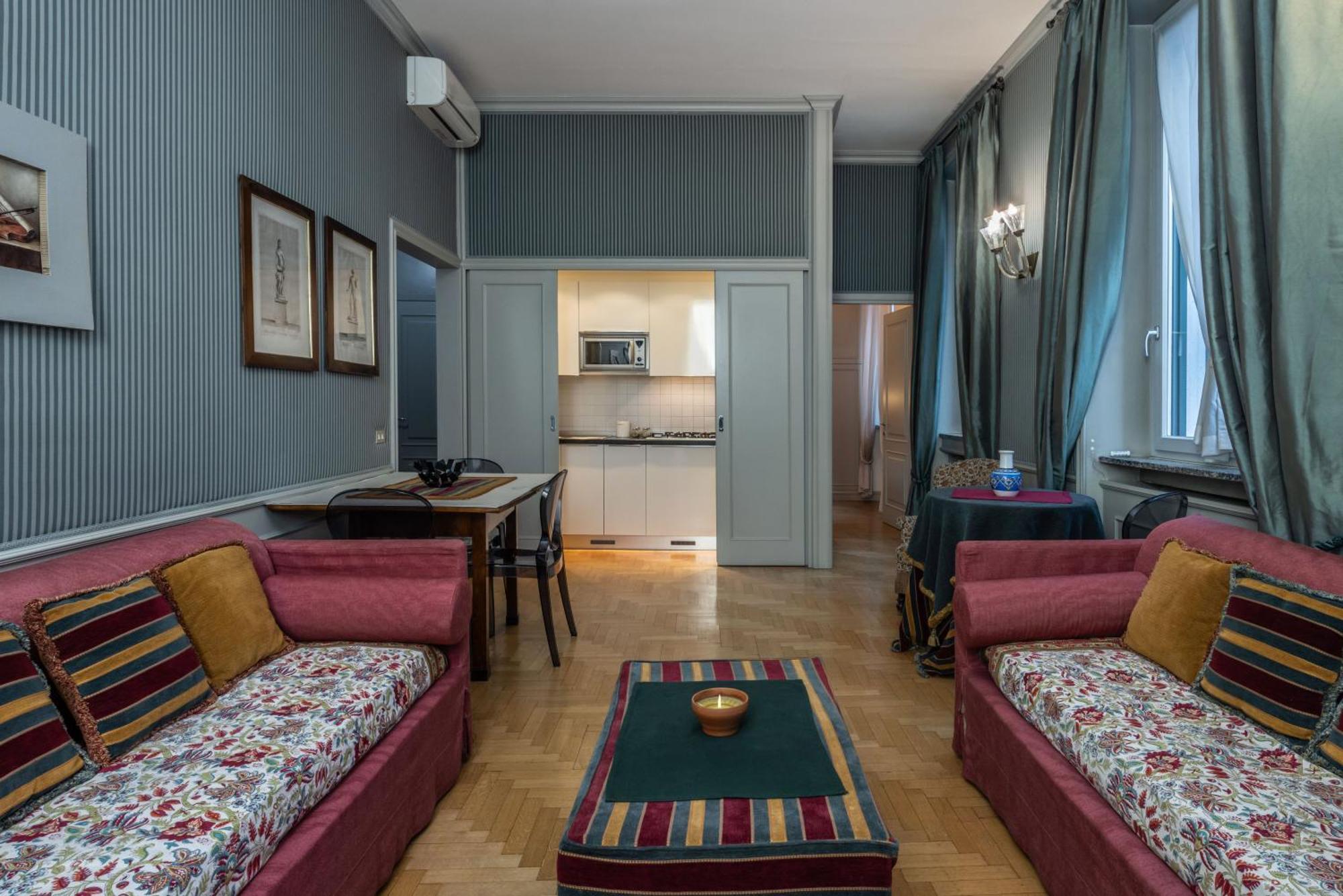 Brera Vicolo Fiori Apartment Milan Bagian luar foto