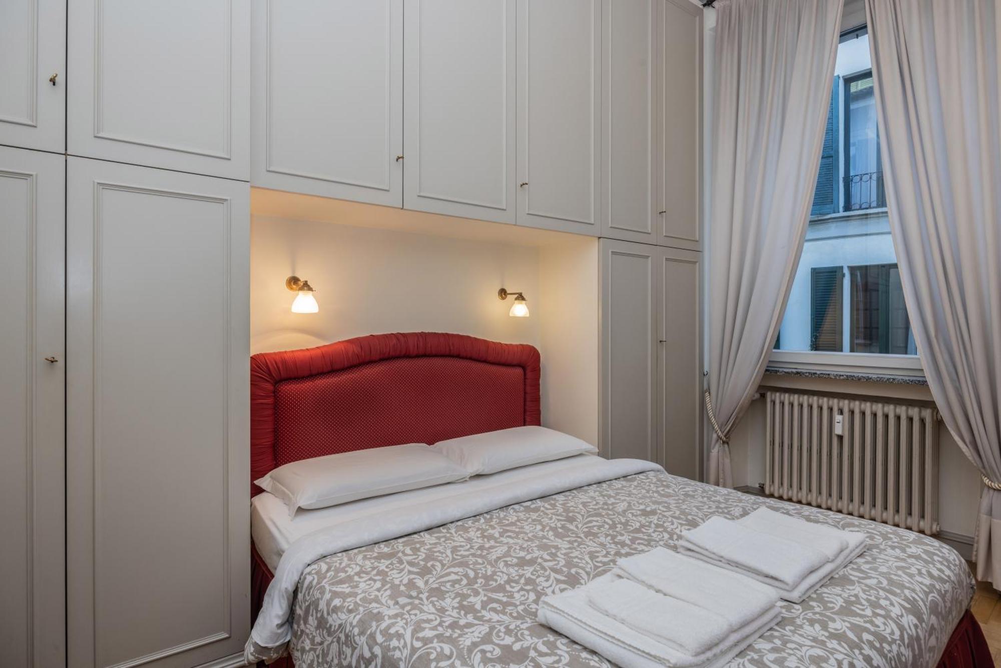 Brera Vicolo Fiori Apartment Milan Bagian luar foto