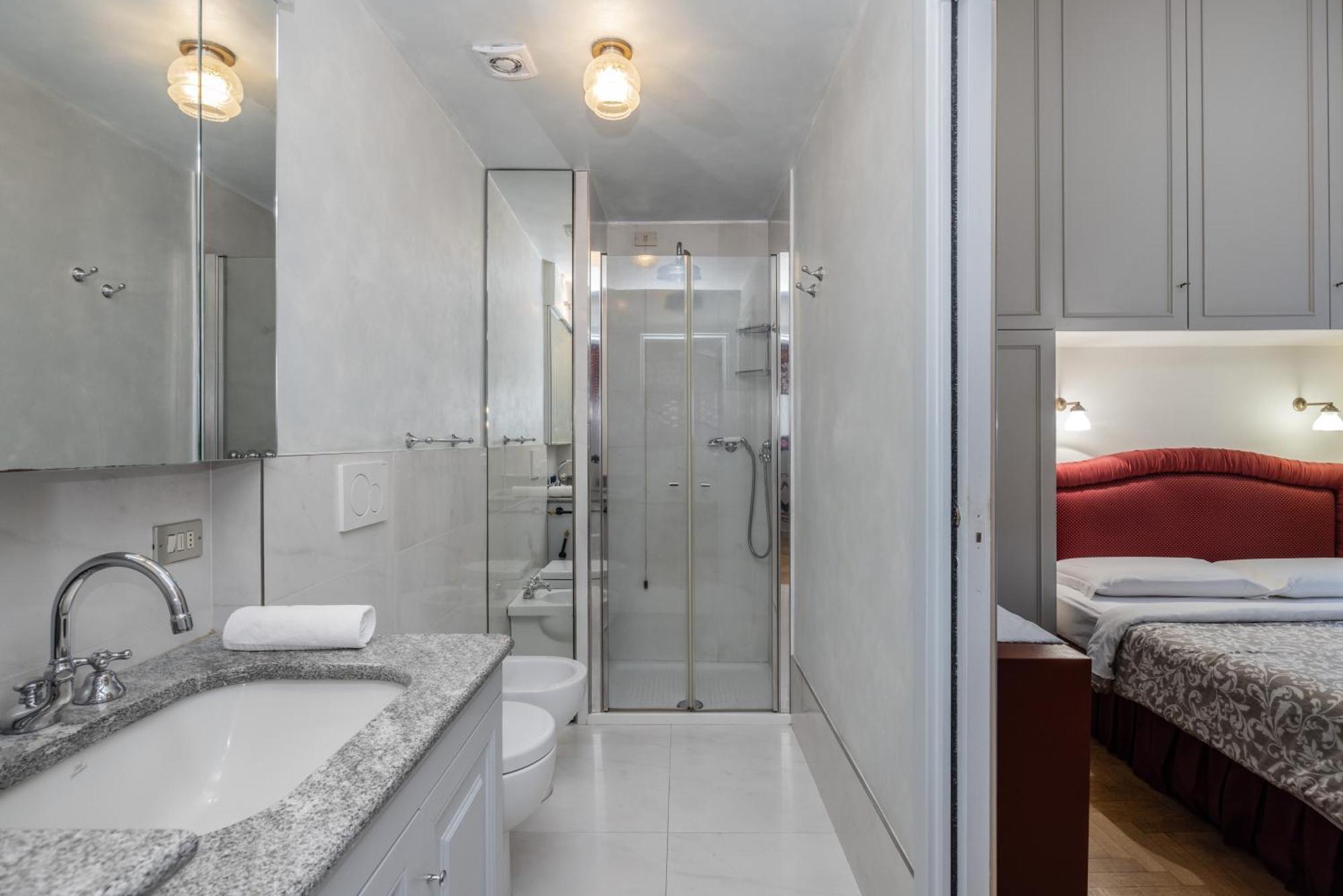 Brera Vicolo Fiori Apartment Milan Bagian luar foto