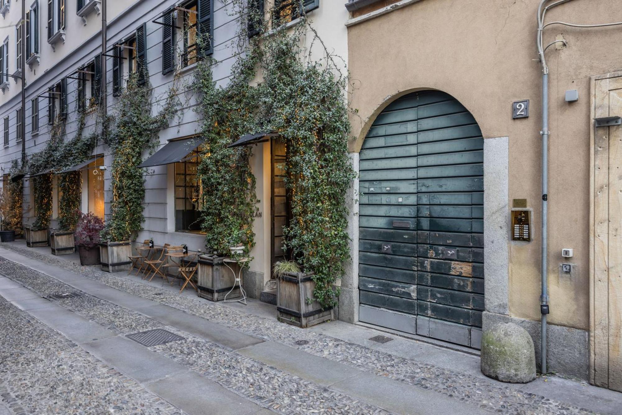 Brera Vicolo Fiori Apartment Milan Bagian luar foto